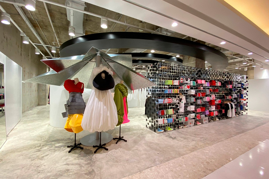 Comme des Garçons Bangcoc - Revista Shopping Centers