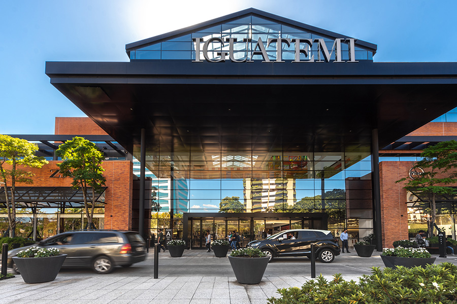 Iguatemi Porto Alegre 45 anos Abrasce  Pioneiros do setor - Revista Shopping Centers
