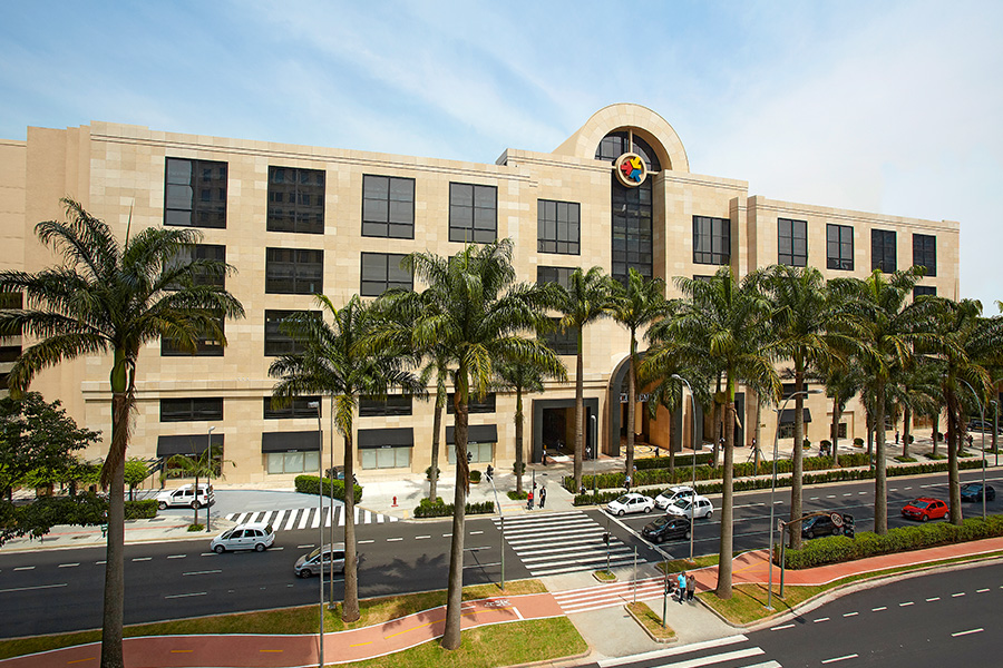 Shopping Iguatemi São Paulo 45 anos Abrasce Pioneiros do setor - Revista Shopping Centers