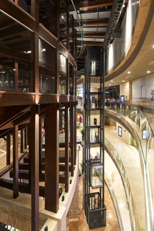 Ascensor panorámico Plaza La Serrezuela - Revista Shopping Centers