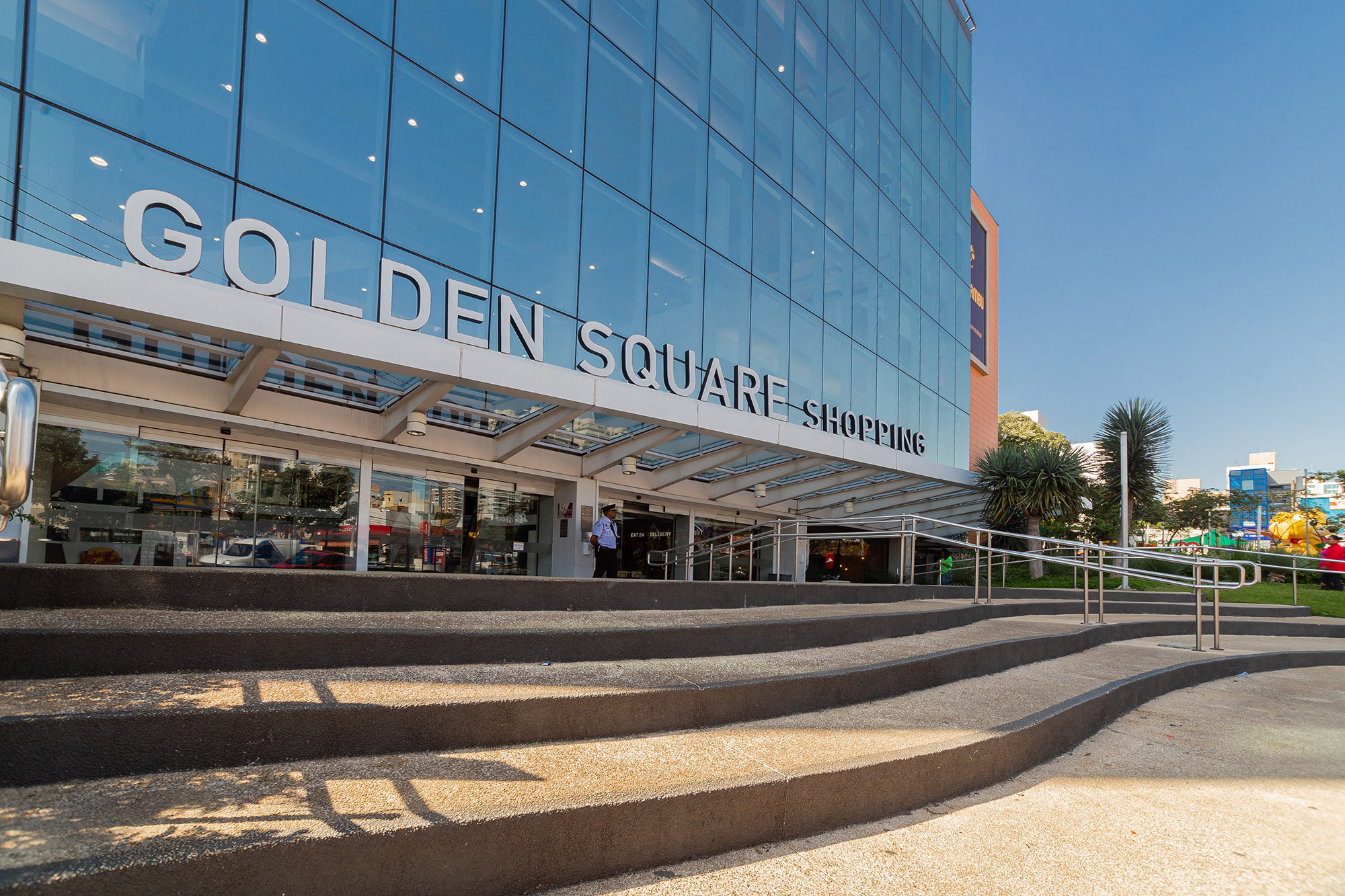 Golden Square Shopping